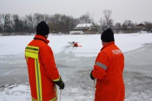 49193066 - ice rescue